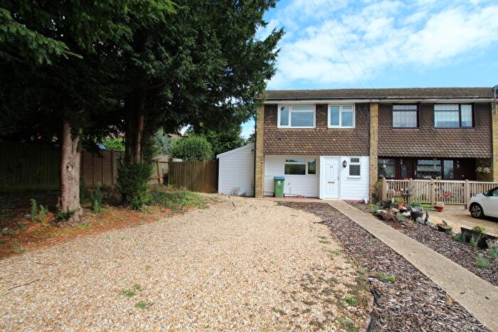 3 Bedroom End Of Terrace House To Rent In Dormy Close, Sarisbury Green, SO31