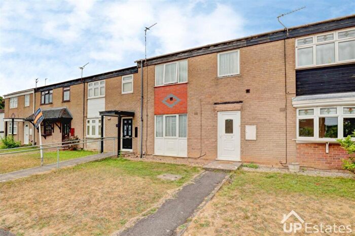 3 Bedroom Terraced House For Sale In Robins Way, Grove Farm, Nuneaton, CV10