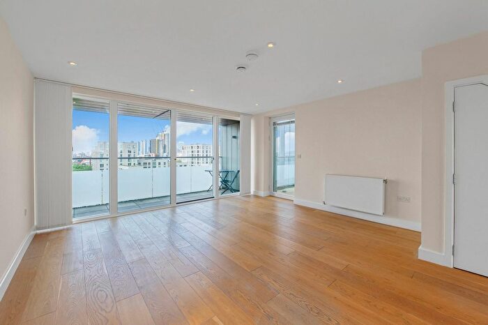 3 Bedroom Flat For Sale In Barquentine Heights, Peartree Way, SE10