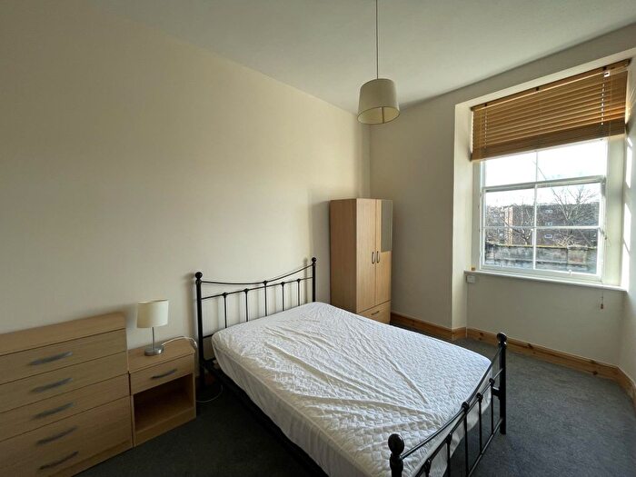 2 Bedroom Flat To Rent In Duke Street, Edinburgh, EH6