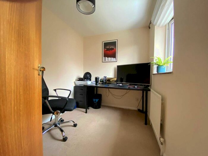 2 Bedroom End Of Terrace House To Rent In Wallace Mews, Eaton Bray, LU6