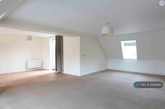 2 Bedroom Flat To Rent In High Street, Eton, Windsor, SL4