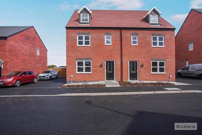 4 Bedroom Semi-Detached House To Rent In Coe Close, Earl Shilton, LE9