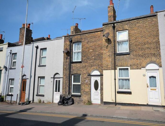 2 Bedroom Property To Rent In Hereson Road, Ramsgate, CT11