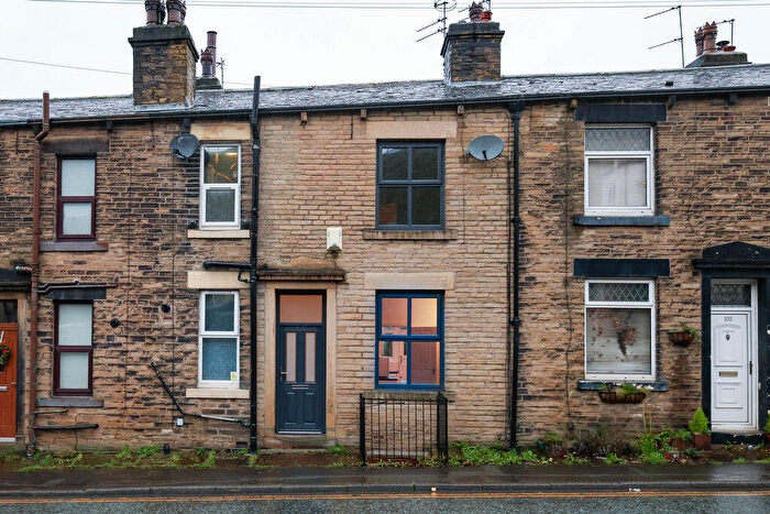 3 Bedroom Terraced House For Sale In Halifax Road, Littleborough, OL15
