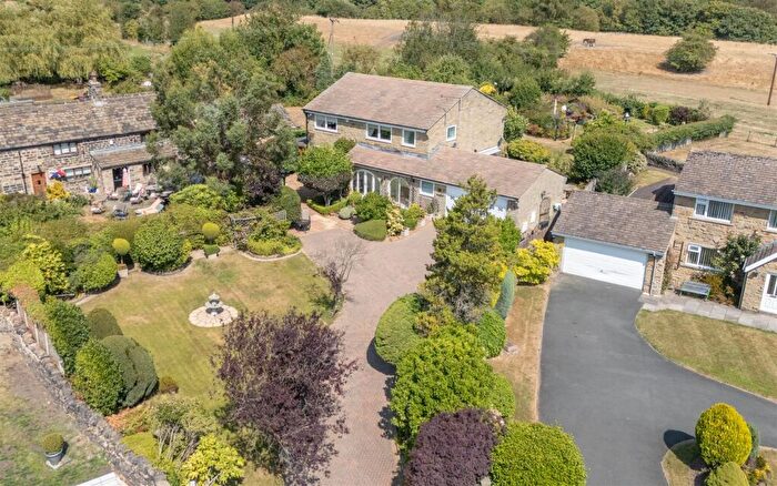 4 Bedroom Detached House For Sale In Springfields, Hill End Close, Norwood Green, Halifax, HX3