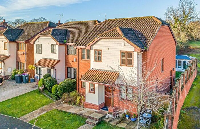 4 Bedroom Detached House For Sale In Bird Court, Colliers End, Ware, SG11