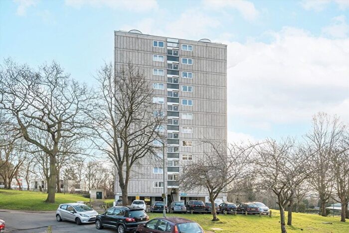 2 Bedroom Flat To Rent In Tunworth Crescent, London, SW15