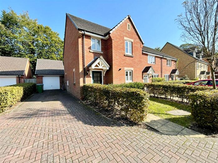 3 Bedroom House To Rent In Nathaniel Close, Sarisbury Green, Southampton, SO31