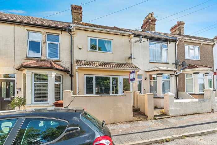 3 Bedroom Terraced House For Sale In Imperial Road, Gillingham, Kent, ME7