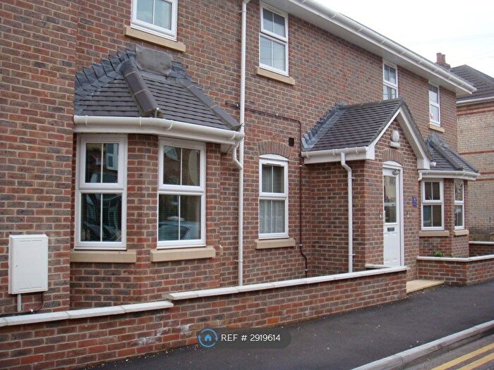 1 Bedroom Flat To Rent In Stourfield Road, Bournemouth, BH5