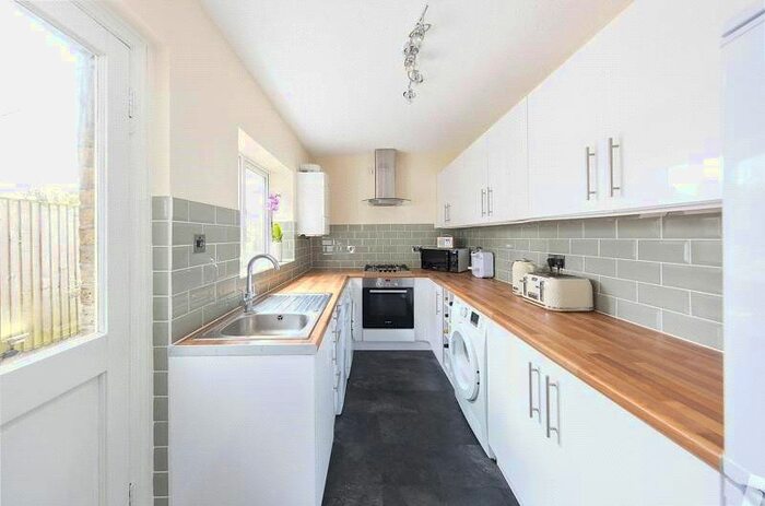 2 Bedroom Semi-Detached House To Rent In Vine Street, Romford, RM7