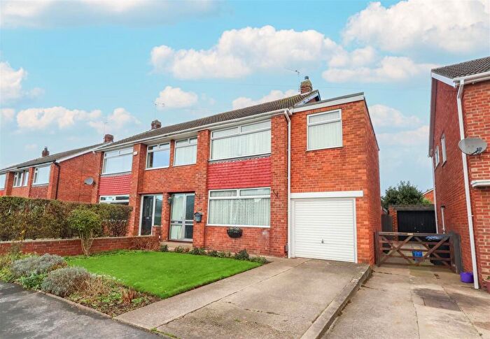 5 Bedroom Semi-Detached House For Sale In Whitcliffe Drive, Ripon, HG4