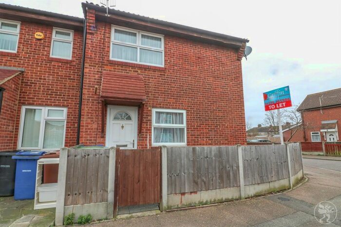 1 Bedroom Property To Rent In Thackeray Avenue, Tilbury, RM18