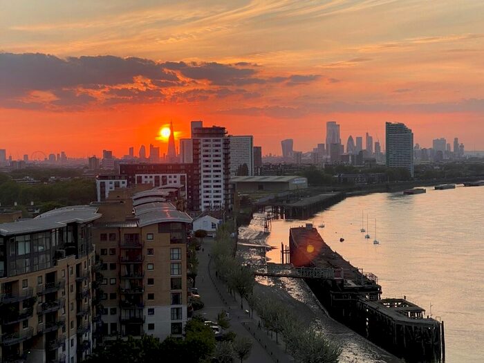 2 Bedroom Flat To Rent In Dowells Street, London, SE10