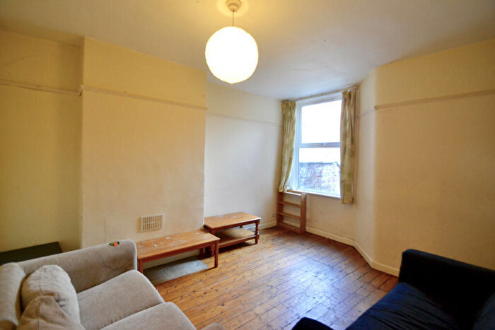 4 Bedroom Terraced House To Rent In Platt Lane, Manchester, M14