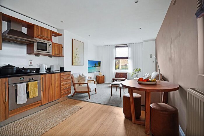 2 Bedroom Flat To Rent In Venner Road, Sydenham, London, SE26