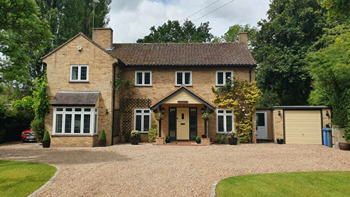 4 Bedroom Detached House For Sale In High Street Hurley Maidenhead, Berkshire, SL6