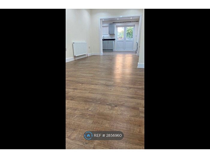 4 Bedroom Terraced House To Rent In Wentworth Rd Southall, Southall, UB2