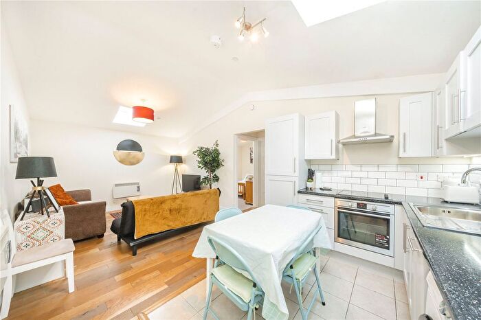 2 Bedroom Flat To Rent In Acre Lane, London, SW2