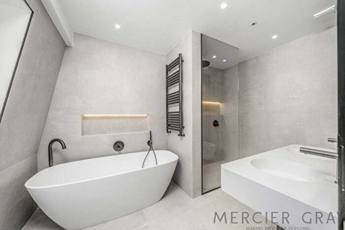 2 Bedroom Flat To Rent In Holly Hill, Hampstead, NW3