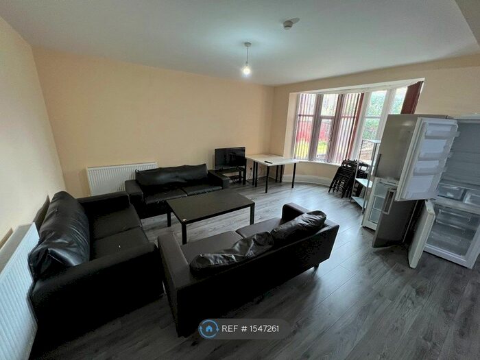 8 Bedroom Semi-Detached House To Rent In Egerton Road, Manchester, M14