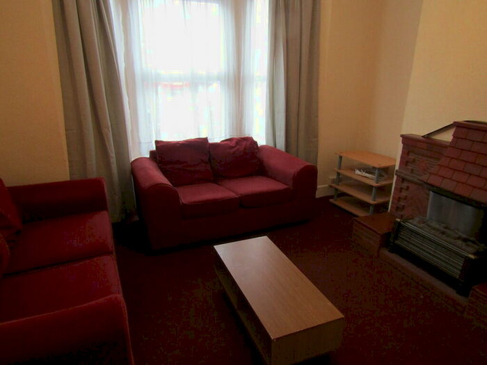 4 Bedroom Terraced House To Rent In Nile Road, Southampton, SO17