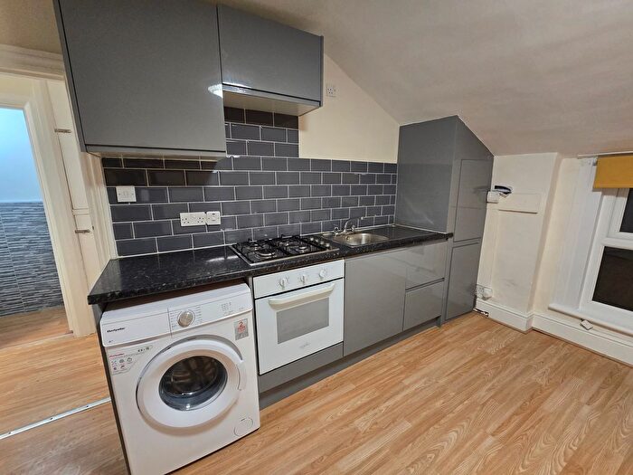 1 Bedroom Flat To Rent In Rye Hill Park, London, SE15