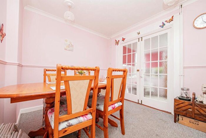 2 Bedroom Semi-Detached Bungalow For Sale In St. Bernard Road, Colchester, CO4