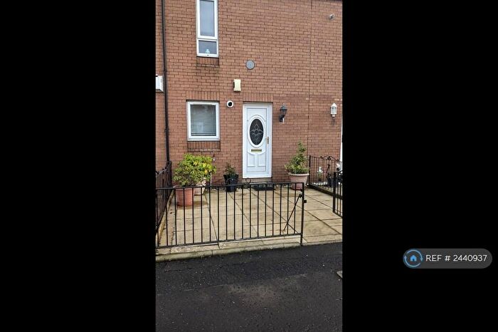 2 Bedroom Terraced House To Rent In Forbes Drive, Glasgow, G40
