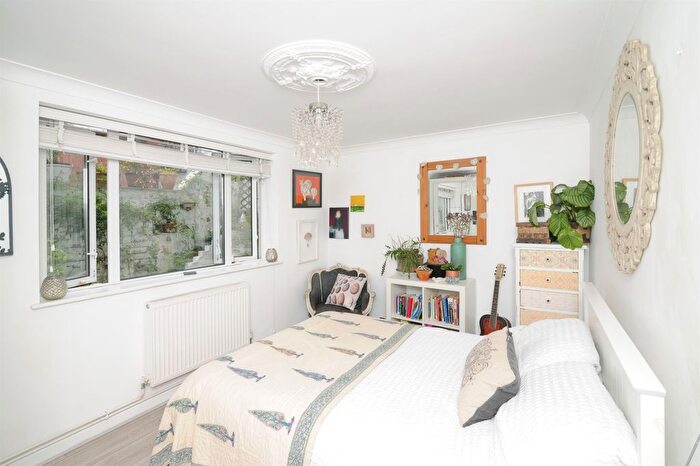 1 Bedroom Flat For Sale In St. Peters Road, St. Leonards-On-Sea, TN37
