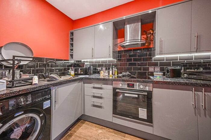 1 Bedroom Flat To Rent In Ruscoe Road, Canning Town, London, E16