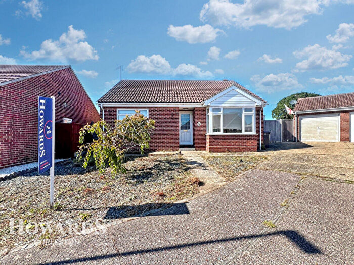 3 Bedroom Detached Bungalow For Sale In Noel Close, Hopton, NR31