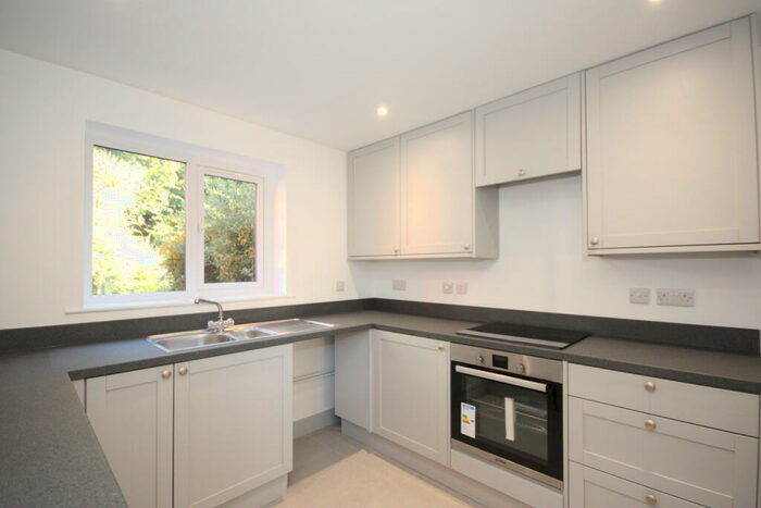 3 Bedroom Detached House To Rent In Knaphill, Woking, GU21