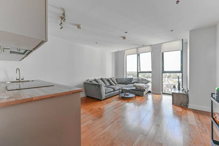 1 Bedroom Flat For Sale In Masons Avenue, Central Croydon, Croydon, CR0