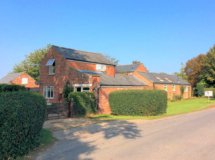 3 Bedroom Barn Conversion For Sale In Cuckoo Bridge, Spalding, PE11