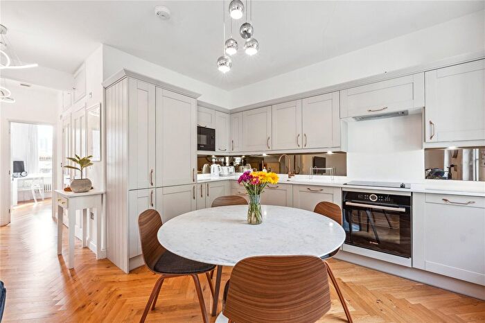 2 Bedroom Flat To Rent In Porchester Square, Bayswater, W2