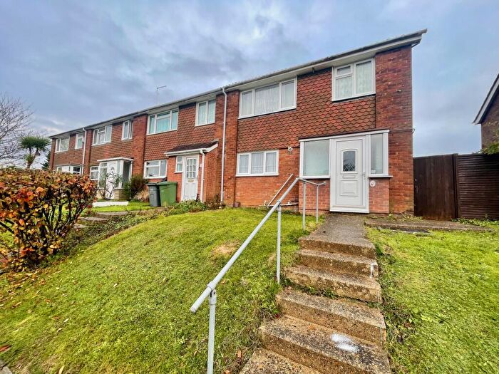 3 Bedroom House To Rent In Porlock Drive, Luton, LU2