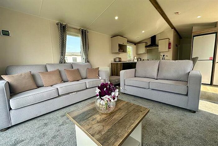 2 Bedroom Lodge For Sale In Willerby Malton, Tattershall Lakes Country Park, Sleaford Rd, Tattershall, Lincolnshire, LN4
