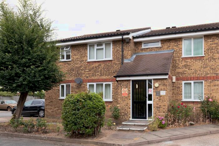 Studio To Rent In Luther King Close, Walthamstow, E17