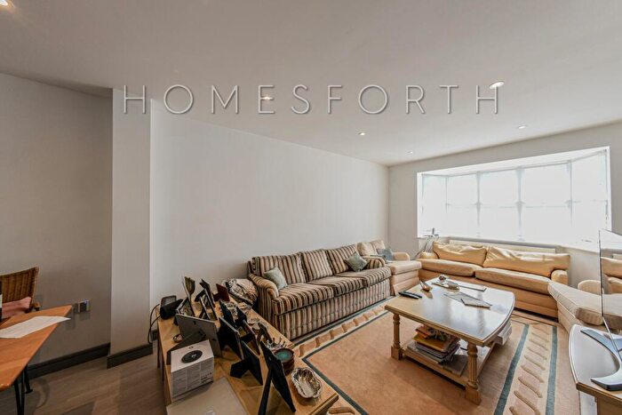 3 Bedroom House To Rent In Brookland Rise, East Finchley, NW11