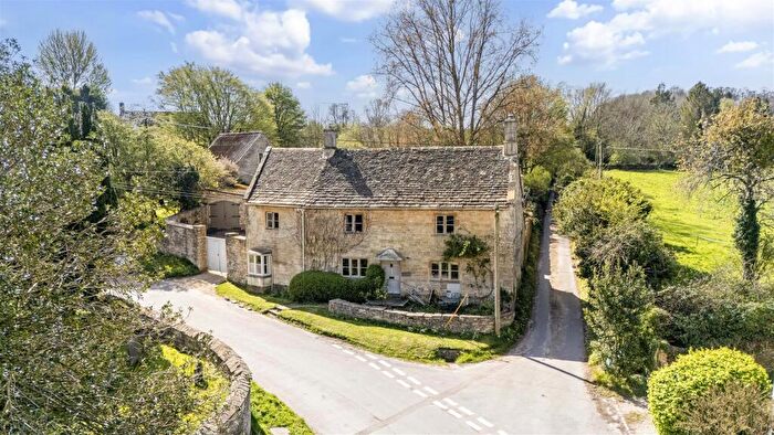 4 Bedroom House For Sale In Windrush, Burford, OX18