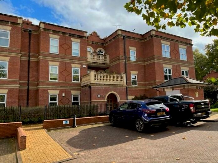 3 Bedroom Apartment To Rent In Franklin Court, Wormley, GU8