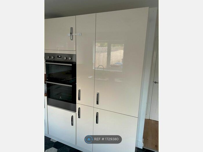 3 Bedroom Semi-Detached House To Rent In Riley Bank Road, Leigh, WN7