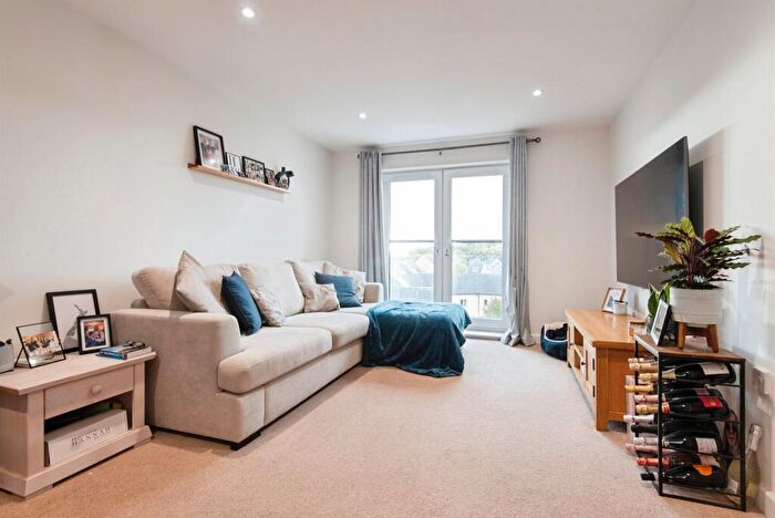 2 Bedroom Flat For Sale In Admiral Drive, Stevenage, SG1
