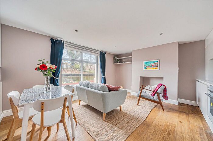 2 Bedroom Flat For Sale In Oakfield Road, London, SE20