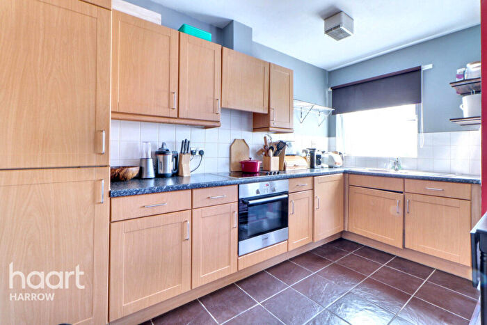 1 Bedroom Flat For Sale In Headstone Drive, Harrow, HA3