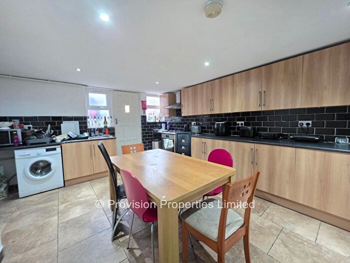 5 Bedroom Terraced House To Rent In Cardigan Lane, Burley, Leeds, LS4