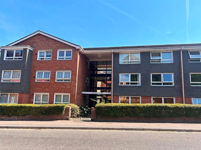 2 Bedroom Flat To Rent In Station Road, Henley-on-Thames, Oxfordshire, RG9