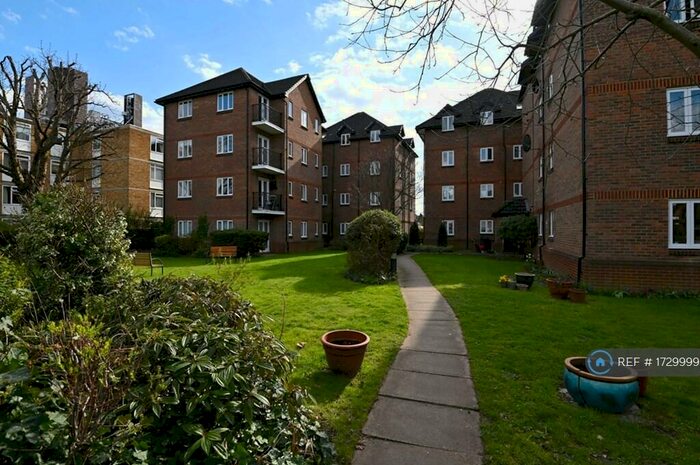 2 Bedroom Flat To Rent In Kingsbridge Court, Brondesbury Park / Kilburn, NW2